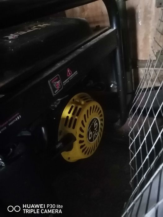 Бензогенератор продам 2.8квт