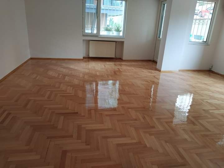 Raschetare parchet  recondiționarea  montaj  șlefuire lustruiesc parchet