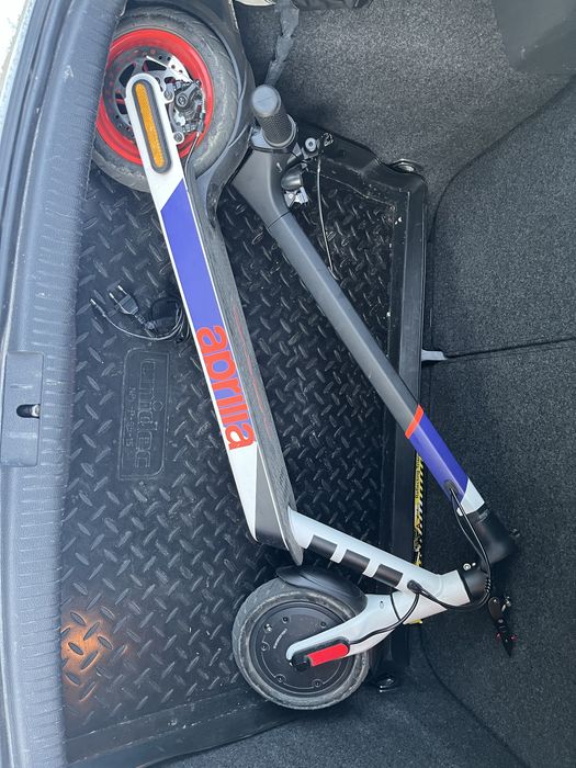 Trotineta electrica Aprilia srs