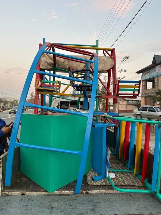 Детские качели хар-хил турдаги