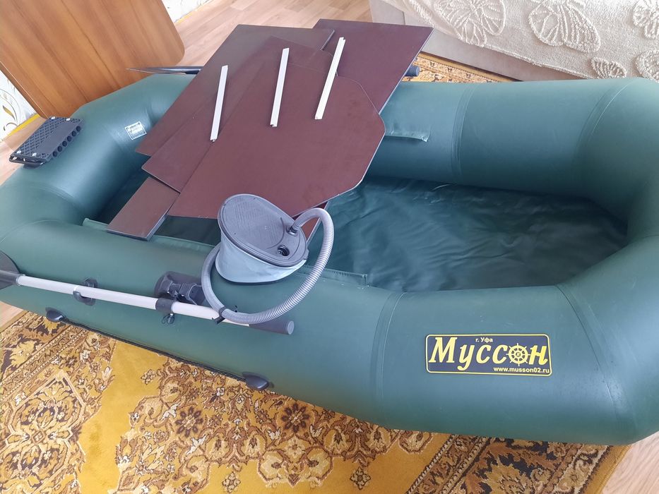 Продам лодку Муссон