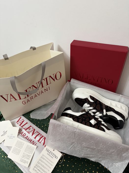 Valentino Garavani One Stud XL Toile Iconographe White Brown
