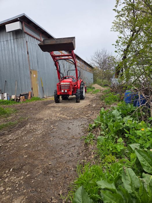 Încărcător frontal  + tractor Yanmar