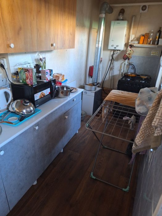 Продам пол дома с красивым садом