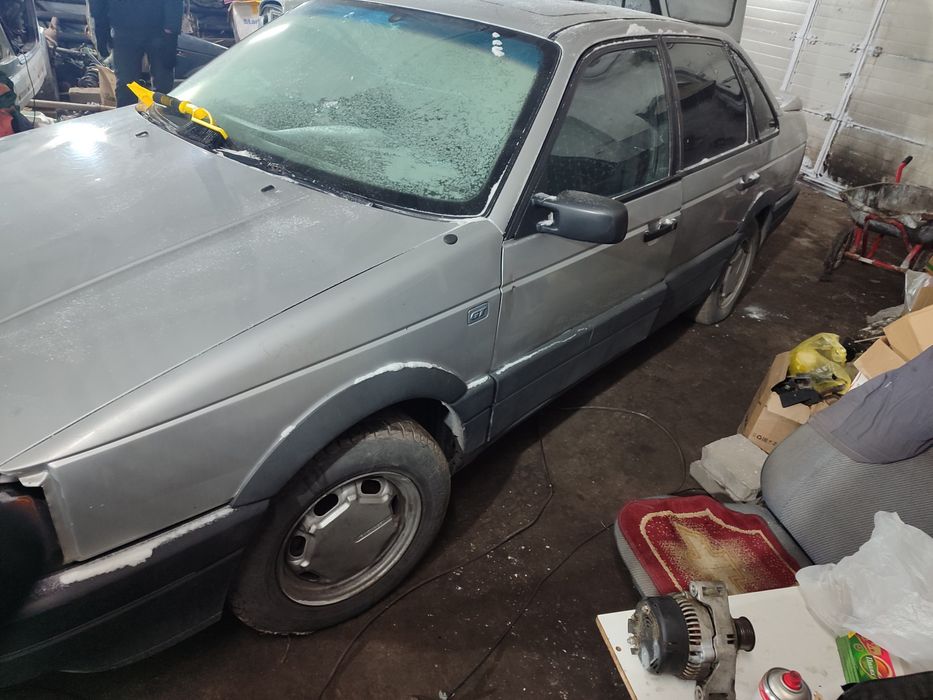 Запчасти на пассат Б3 универсал и седан