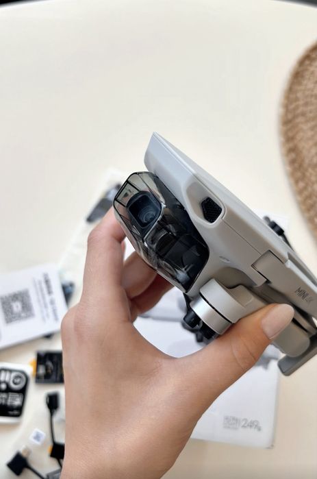 Дрон dji 4k mini нов