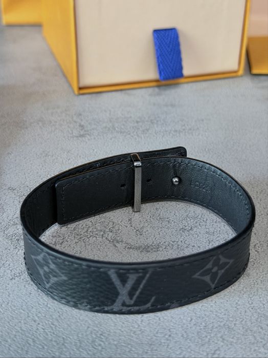 Louis Vuitton LV Slim Bracelet — Monogram Eclipse — с кутия и документи.