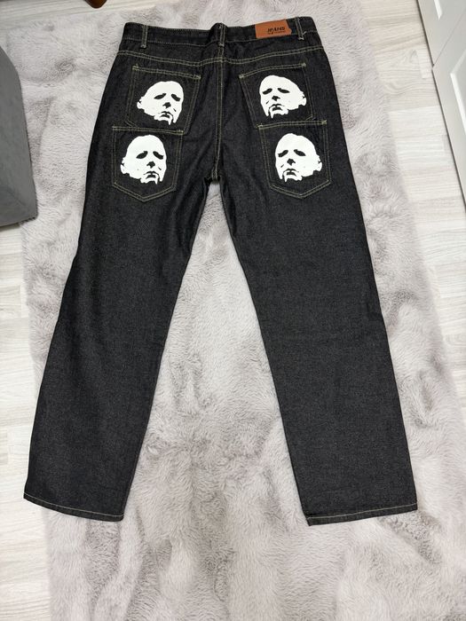 Джинсы с принтом