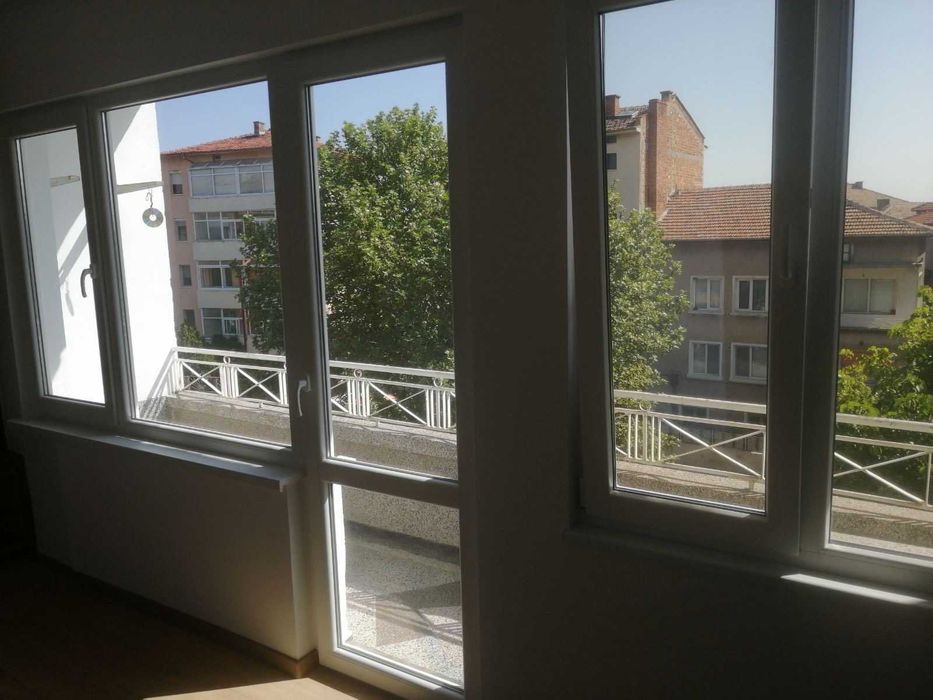 Продава се Тристаен апартамент в Асеновград - 100 кв.м за 1500 €/кв.м - Снимка #2