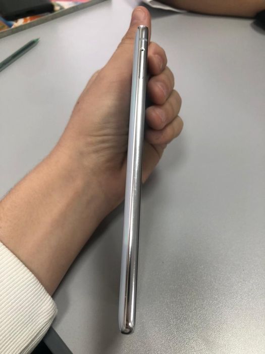 ПРОДАМ Samsung S10lite