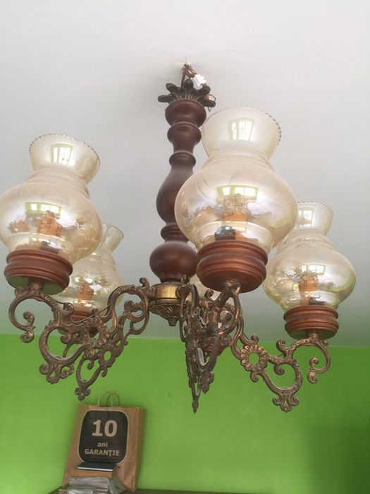 Candelabru vechi din bronz , lemn de stejar si sticla