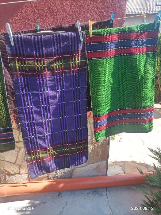 Продавам тъкани възглавници