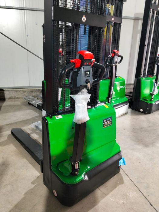 Transpaleta cu catarg Liza Electrica 1500 kg Oferta