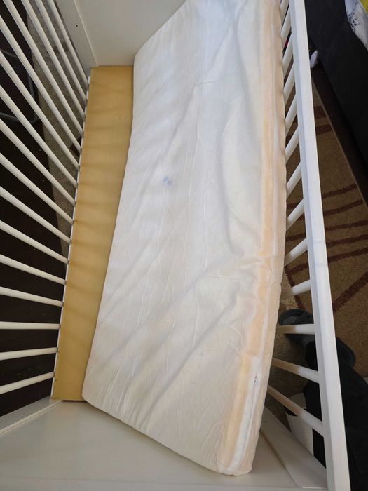 Vand patut + saltea + burete + o husa, toate IKEA, 370 lei