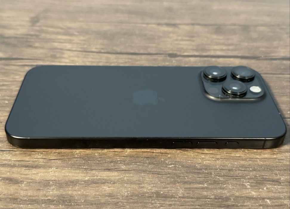 iphone 16 pro max black titanium