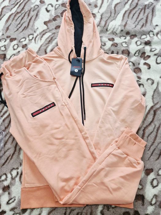 Trenig femei diferite modele