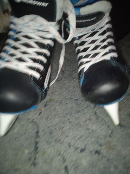 Коньки зимнии 2 шт