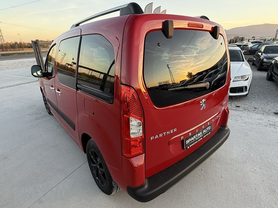 Peugeot Partner 1.6HDI* 2011г* 109к.с* Пътническо*