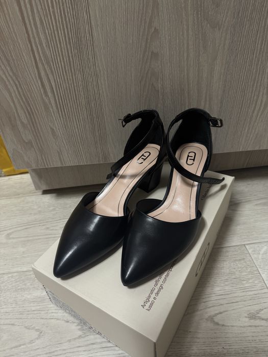 СРОЧНО продам туфли ДЕШЕВО!!