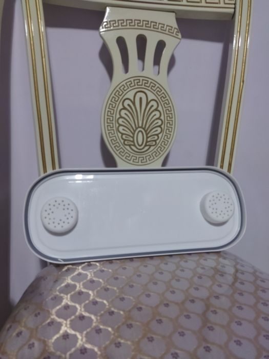 Контейнер для сыпучих продуктов.