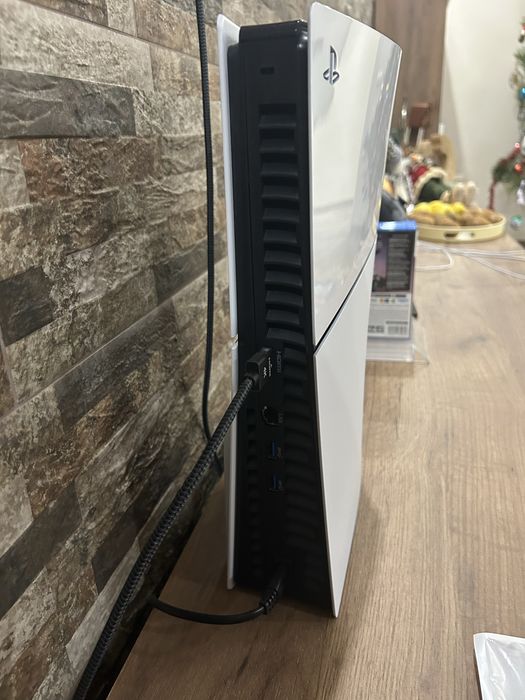 Play Station 5/PS5 Slim Disc Edition 1TB със 2 години гаранция