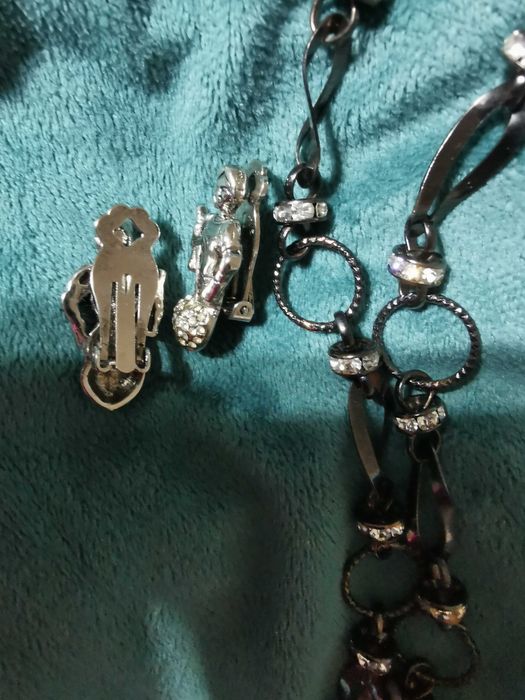 Set colier argintat cu argint rodiat 34 cm lung și cercei sirene 3 cm