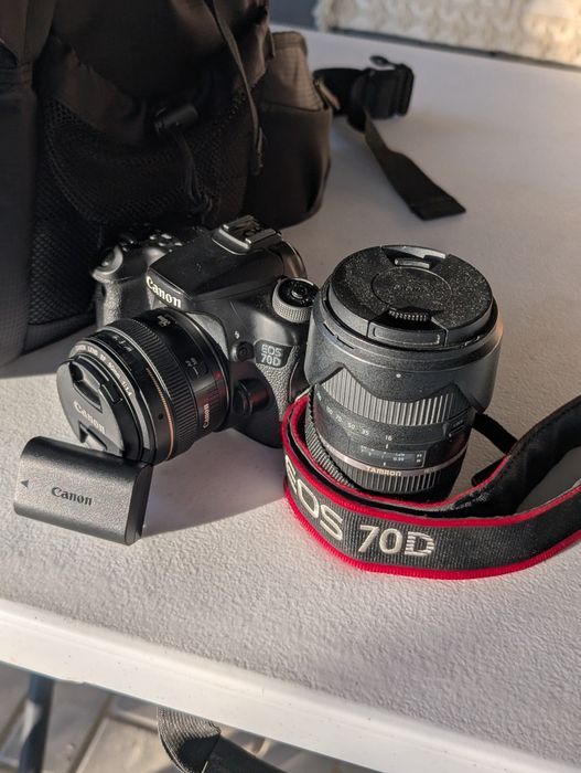 Canon EOS 70D + 2 obiective + accesorii