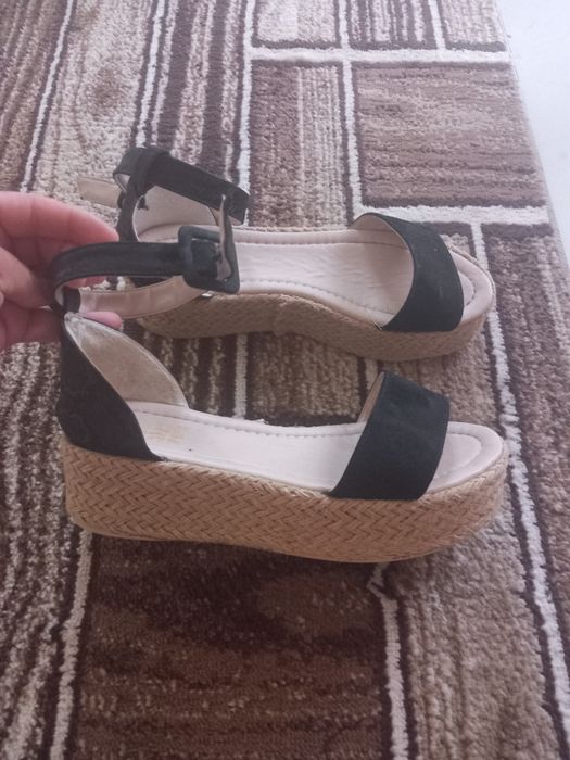 Sandale marimea 36