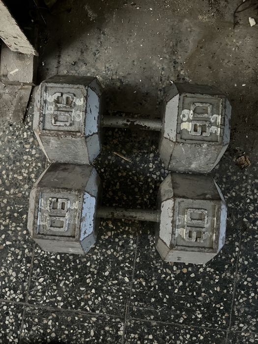 Дъмбели 37кг и 39кг