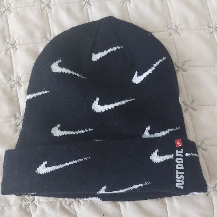 Детска зимна шапка Nike