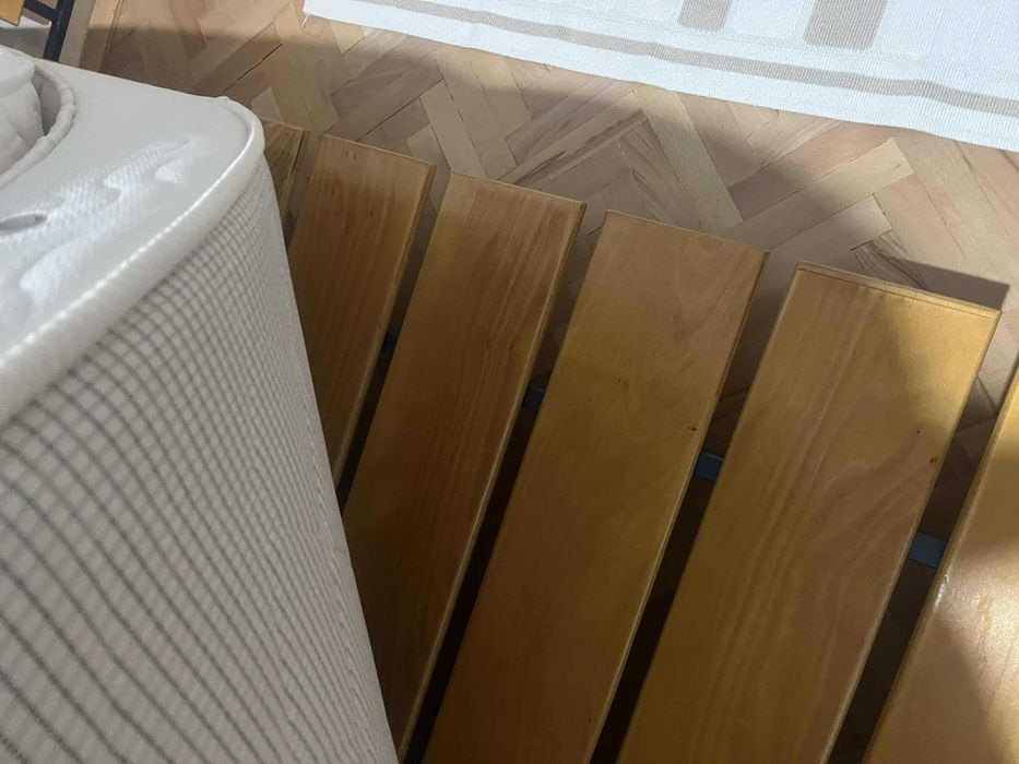 Масивна спалня с размер 160/200 см