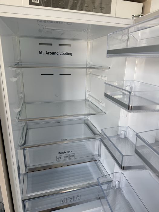 Frigider Samsung BRB260030WW, încorporabil, No Frost - Puțin folosit