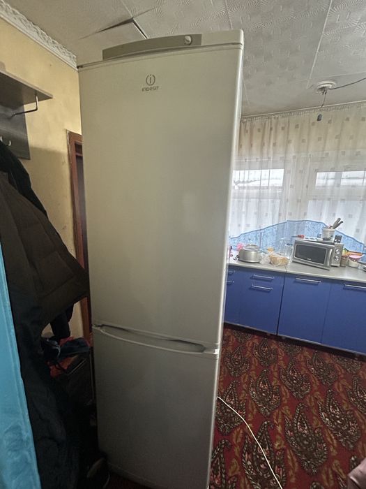 Продам холодильник