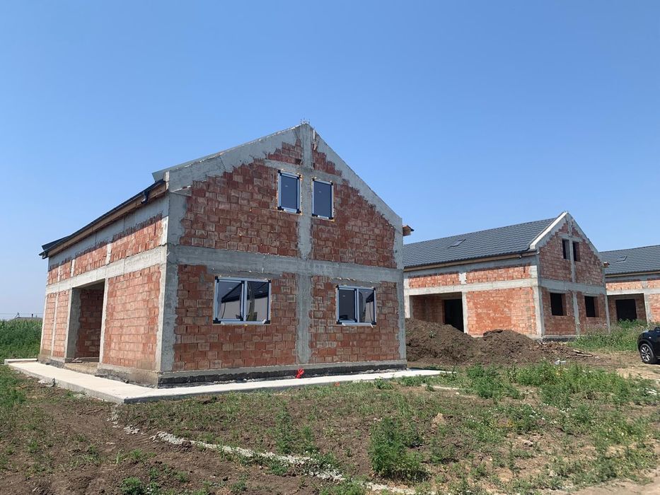 Casă individuală în comuna Aroneanu