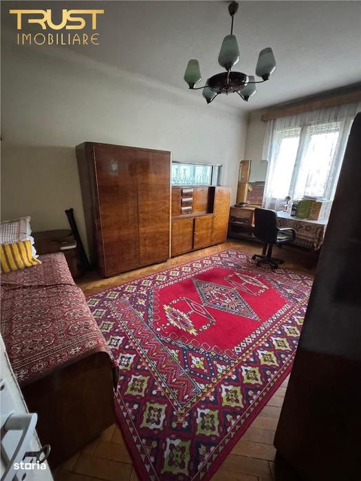 Casa cu 5 camere l 406 MP Teren l Garaj l Andrei Muresanu