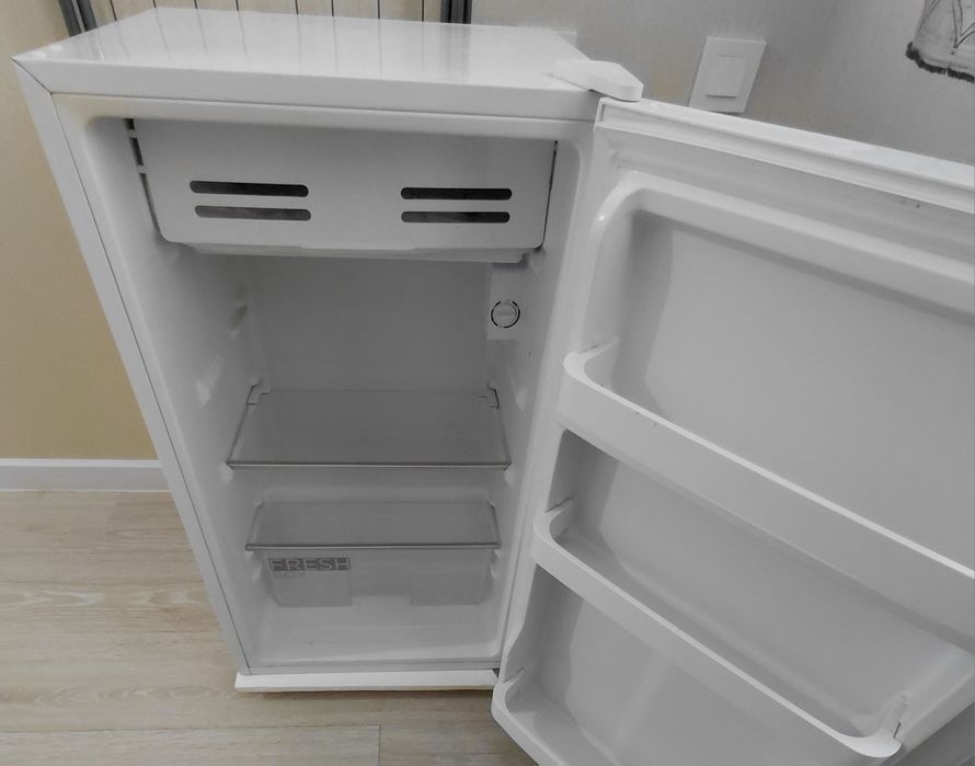 Продам холодильник офисный