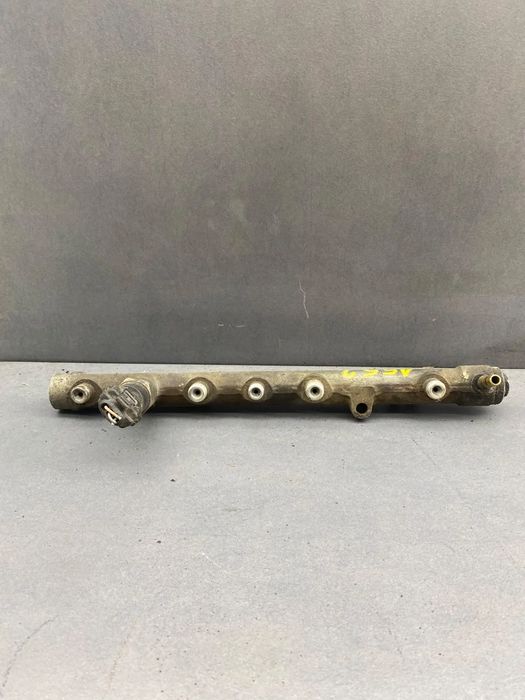 Rampa injectoare 8200 330 192 Renault Megane 2004 1.9 dCi MT (116 hp)