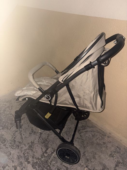 Коляска детская прогулочная