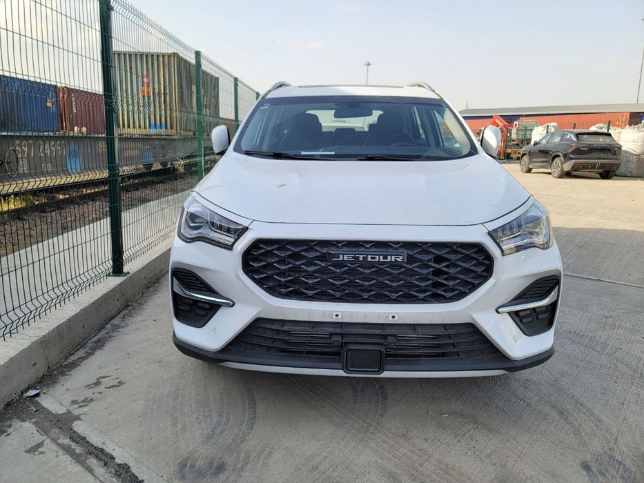 Jetour X95 avtomobili