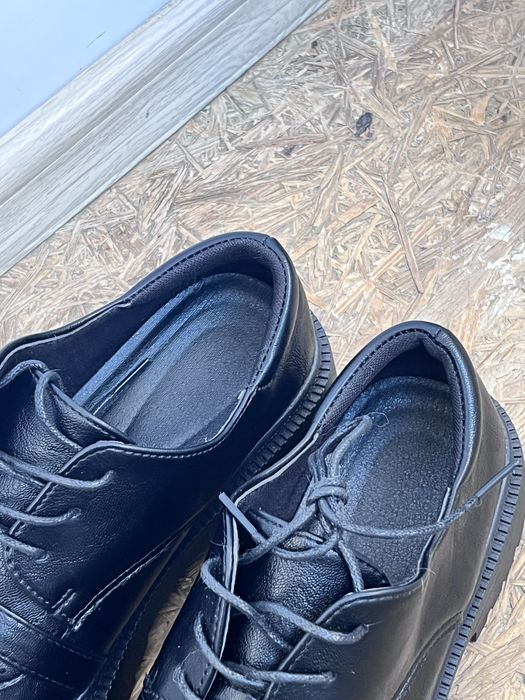 Продам лоферы (серые и черные)