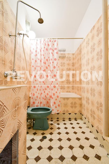 Дава се под наем Тристаен апартамент в София, Света Троица - 110 кв.м за 650 € - Снимка #12