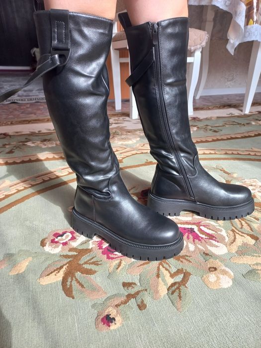 Зимние новые сапоги