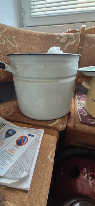 Кастрюли и сковородки б/у