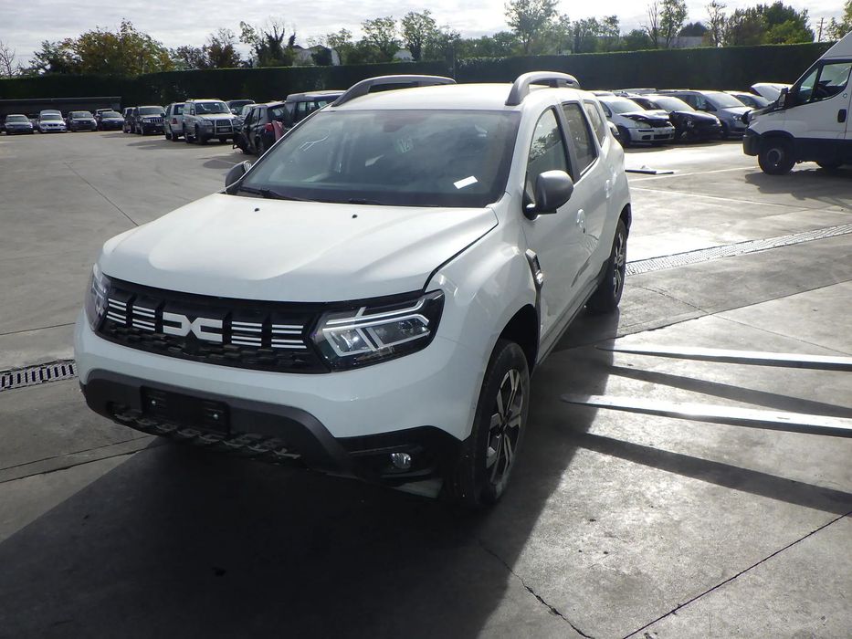 Dezmembrez Dacia Duster an 2023 , motor 1.0 TCE ,Benzina  ,
