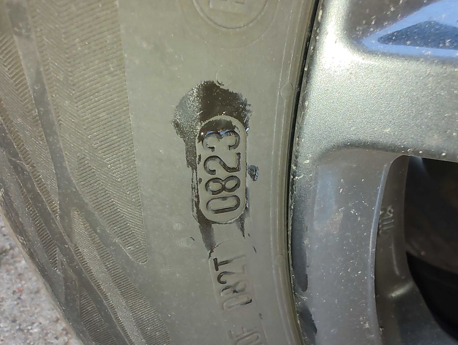 Vând anvelope vară și jante pe 16