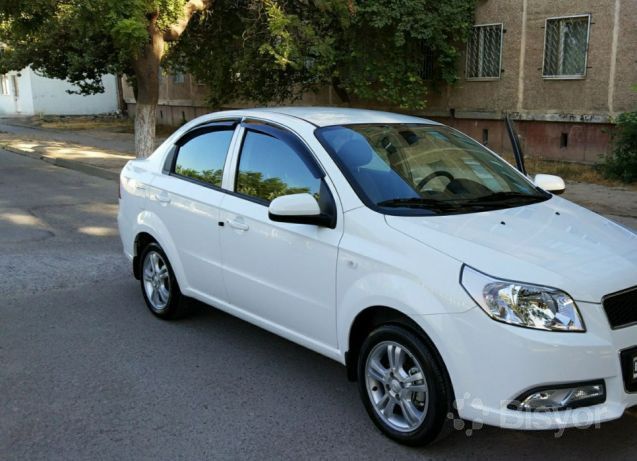 Nexia 3 avtomat sotiladi