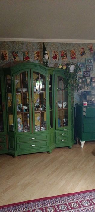 шкаф для посуды покрашенный