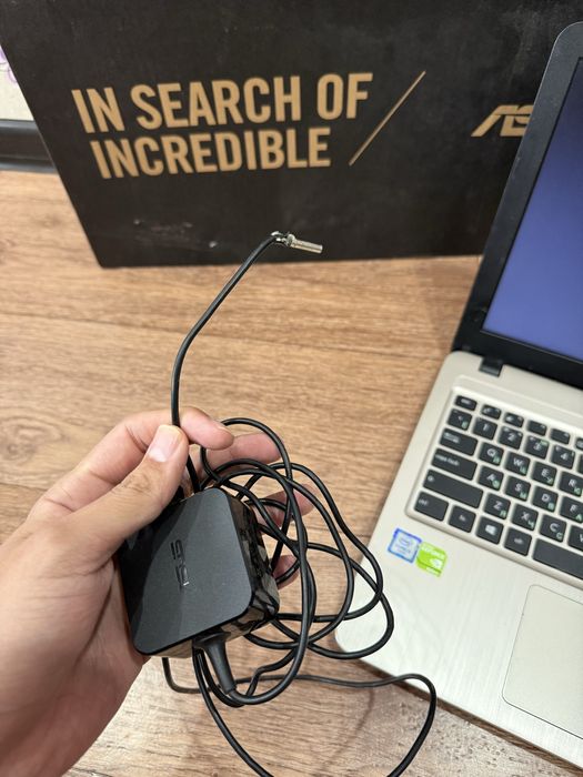 Ноутбук Asus полный комплект