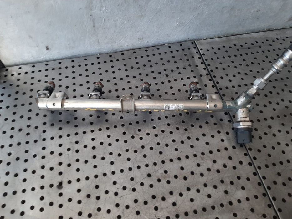 rampa injectoare 1.4tsi cpw audi a3 8v vw golf 7 04e129041f