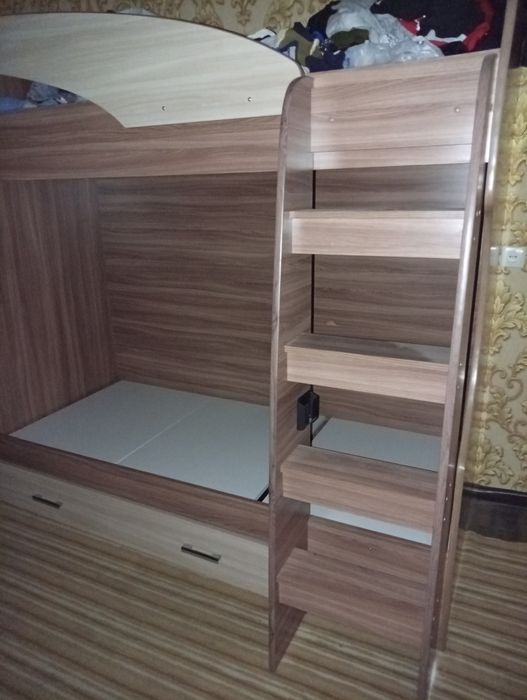 Двухъярусная кровать